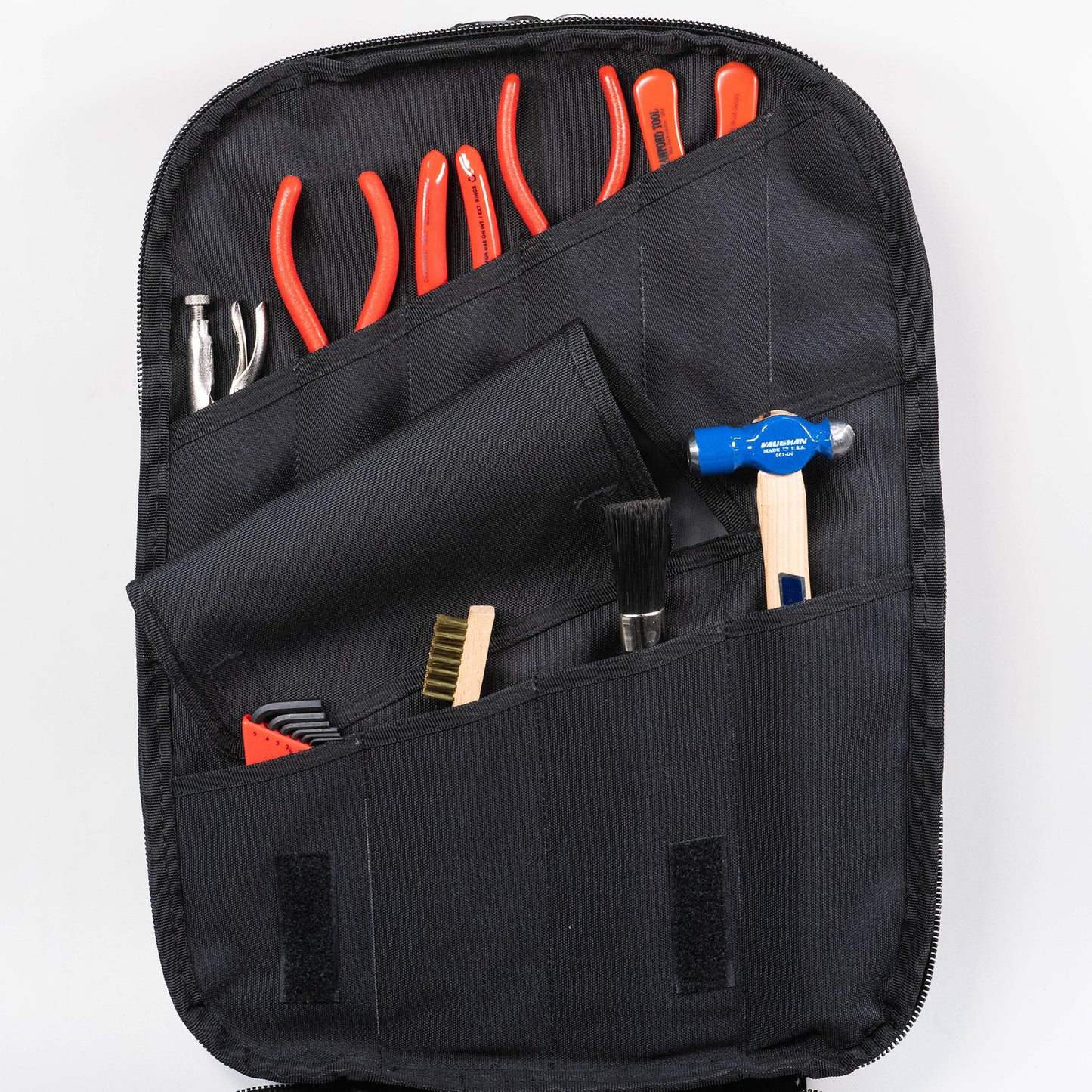 Trousse à outils Crawford Basic pour photocopieur avec tournevis JIS Vessel - 40 V - BP4 dans une mallette à outils zippée à 4 compartiments.