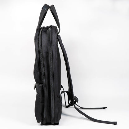 Trousse à outils Crawford Biomedical pour technicien de maintenance 73-BP4, rangée dans un sac à dos à 4 compartiments avec fermeture éclair.