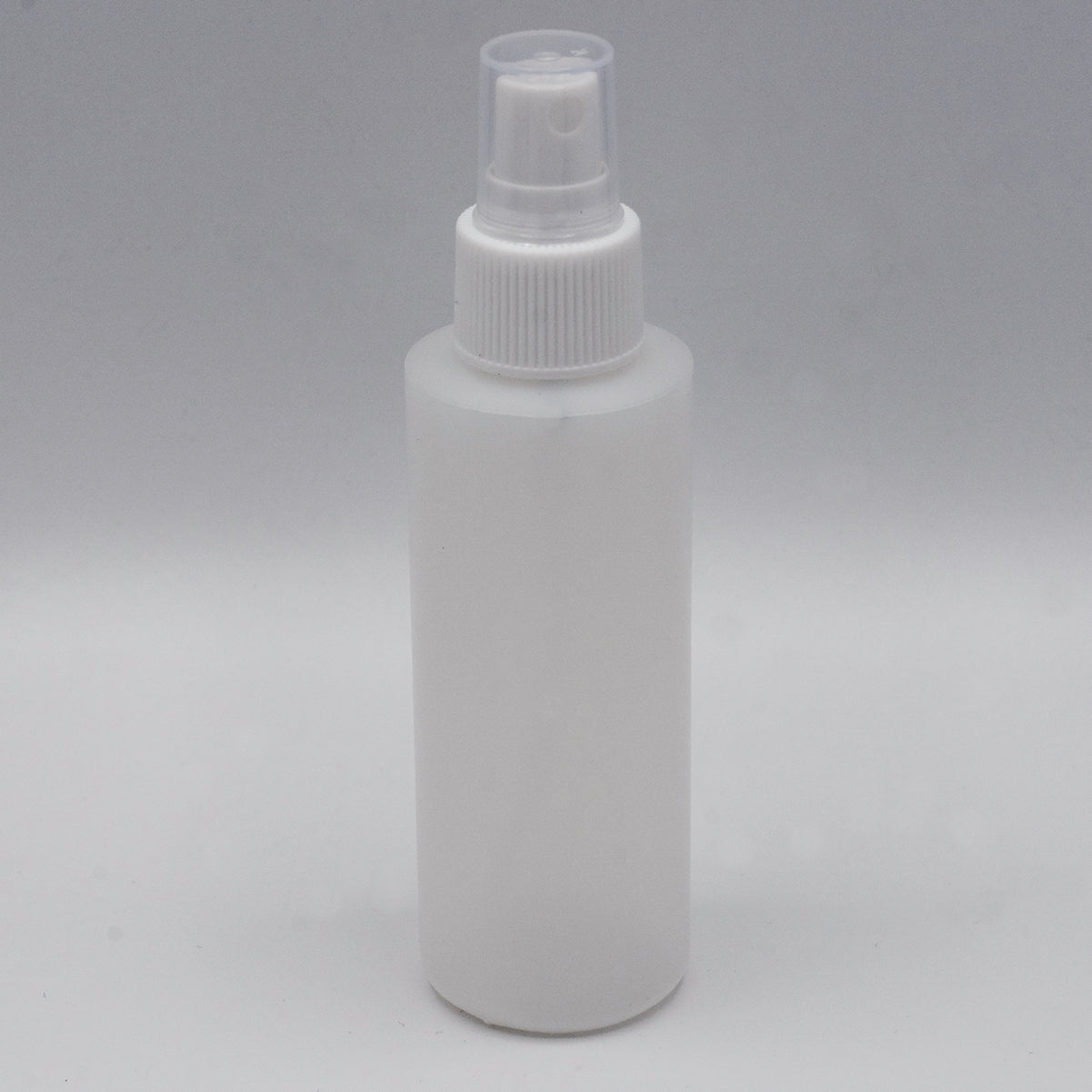 Bouteille en plastique Crawford 65104 de 118 ml (4 oz) avec bouchon pulvérisateur, cylindre en PEHD naturel