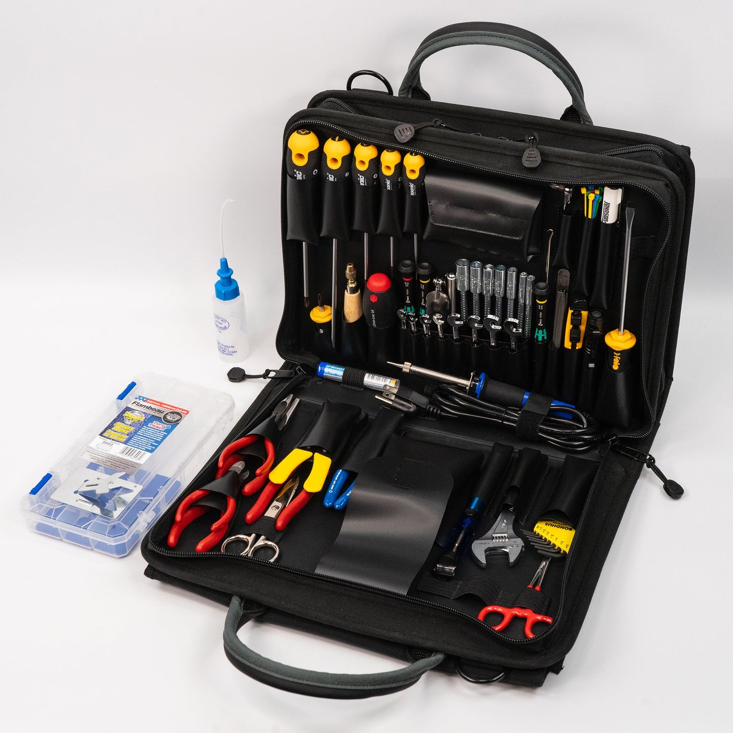 Trousse à outils Crawford Biomedical pour technicien de maintenance sur site - 73-259BLK, dans une mallette à 2 compartiments avec rangement pour ordinateur portable